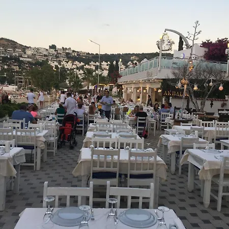 Apartament Guendogan Bahceli Plaj Kullanimli Iyi Esyali Begonvilli Yeni Ev *