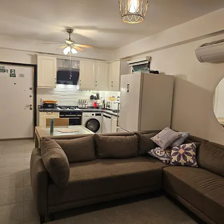 Apartament Guendogan Bahceli Plaj Kullanimli Iyi Esyali Begonvilli Yeni Ev Bodrum